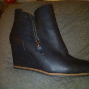 Sole womans ancle boots